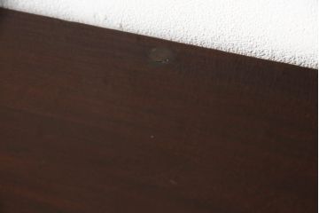 イギリスアンティーク　マホガニー材　クロウ&ボールの脚が風格を感じさせるハーフムーンキャビネット(ガラスケース、ショーケース、飾り棚、戸棚、収納棚、コンソールテーブル、半円)(R-065962)
