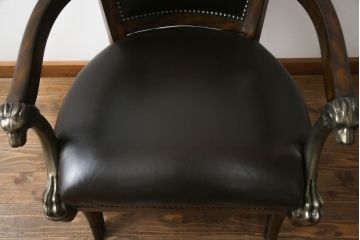 中古　MAITLAND SMITH(メートランドスミス)　ライオンヘッドのモチーフがクラシカルな雰囲気を高めるアームチェア(サロンチェア、ダイニングチェア、ワークチェア)(R-065963)