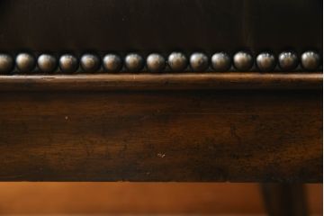 中古　MAITLAND SMITH(メートランドスミス)　ライオンヘッドのモチーフがクラシカルな雰囲気を高めるアームチェア(サロンチェア、ダイニングチェア、ワークチェア)(R-065963)