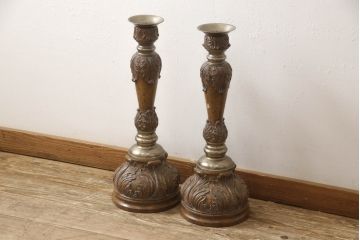 中古　海外製　高級品　西村貿易取り扱い　細やかな装飾が魅力の燭台2台セット(キャンドルスタンド、ろうそく立て、一対)(R-065966)