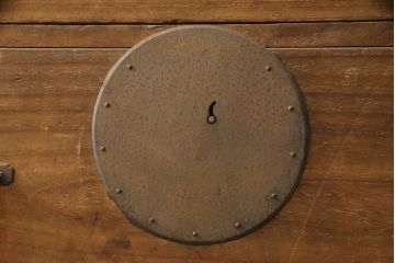 和製アンティーク　上手物!!　大きな丸金具と角手金具が目を引く総桐衣装箪笥(総桐箪笥、総桐たんす、収納タンス、引き出し、重ね箪笥、時代箪笥)(R-065974)