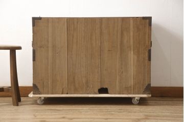 和製アンティーク　上手物!!　大きな丸金具と角手金具が目を引く総桐箪笥ローボード(総桐たんす、引き出し、収納箪笥、時代箪笥、テレビ台、テレビボード)(R-065976)