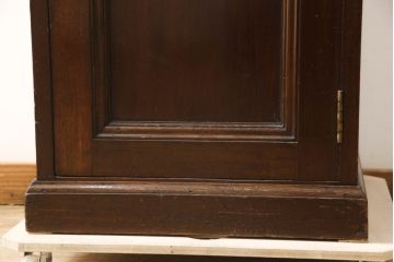 イギリスアンティーク　Lloyd's Antiques(ロイズ・アンティークス)　マホガニー材　クラシカルな雰囲気溢れる大振りなサイドキャビネット(サイドテーブル、収納棚、戸棚、引き出し、電話台、英国)(R-065977)　