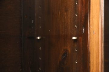 イギリスアンティーク　Lloyd's Antiques(ロイズ・アンティークス)　マホガニー材　ガラス扉のデザインがお洒落なキャビネット(サイドボード、本箱、ブックケース、飾り棚、収納棚、戸棚、英国)(R-065978)
