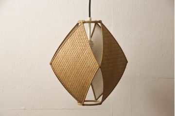 和製ビンテージ　希少な廃盤品　YAMAGIWA(ヤマギワ)　近藤昭作　竹のあかり　優しい明かりで和モダンな空間を演出する竹あんどんの天井照明(行灯、行燈、吊り下げ照明、ペンダントライト、シェード、電笠、ヴィンテージ)(R-065980)