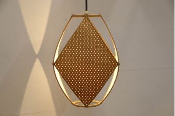 和製ビンテージ　希少な廃盤品　YAMAGIWA(ヤマギワ)　近藤昭作　竹のあかり　優しい明かりで和モダンな空間を演出する竹あんどんの天井照明(行灯、行燈、吊り下げ照明、ペンダントライト、シェード、電笠、ヴィンテージ)(R-065980)