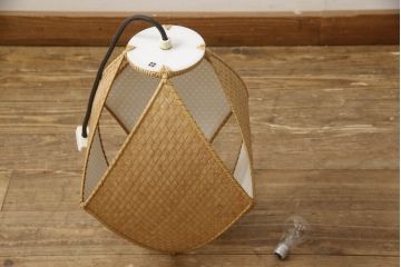 和製ビンテージ　希少な廃盤品　YAMAGIWA(ヤマギワ)　近藤昭作　竹のあかり　優しい明かりで和モダンな空間を演出する竹あんどんの天井照明(行灯、行燈、吊り下げ照明、ペンダントライト、シェード、電笠、ヴィンテージ)(R-065980)