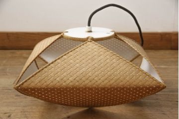 和製ビンテージ　希少な廃盤品　YAMAGIWA(ヤマギワ)　近藤昭作　竹のあかり　和モダンスタイルやナチュラルテイストの空間づくりにおすすめ!!竹あんどんの天井照明(行灯、行燈、吊り下げ照明、ペンダントライト、シェード、電笠、ヴィンテージ)(R-065981)