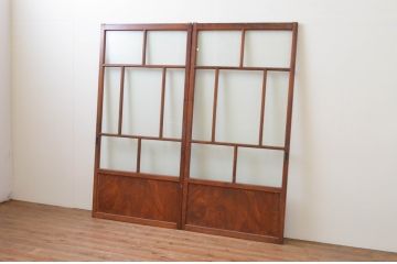 アンティーク建具　大正ロマン　上品な色合いとくっきりした木目が目を引くガラス戸2枚セット(引き戸)(R-065997)