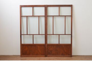 アンティーク建具　大正ロマン　上品な色合いとくっきりした木目が目を引くガラス戸2枚セット(引き戸)(R-065997)