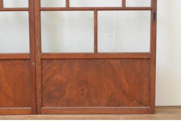 アンティーク建具　大正ロマン　上品な色合いとくっきりした木目が目を引くガラス戸2枚セット(引き戸)(R-065997)