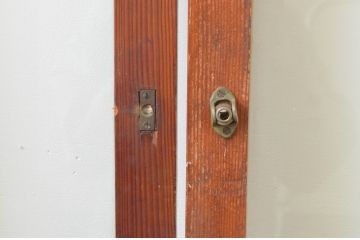 アンティーク建具　大正ロマン　上品な色合いとくっきりした木目が目を引くガラス戸2枚セット(引き戸)(R-065997)
