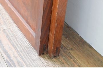 アンティーク建具　大正ロマン　上品な色合いとくっきりした木目が目を引くガラス戸2枚セット(引き戸)(R-065997)