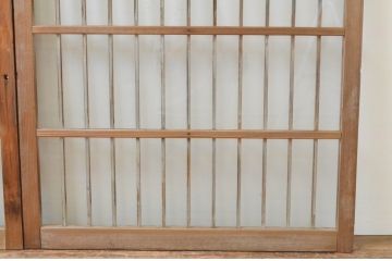 アンティーク建具　レトロな空間演出におすすめ!格子入りのガラス窓2枚セット(引き戸、ガラス戸)(R-066001)