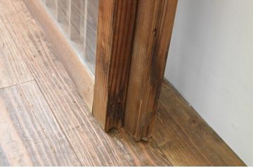 アンティーク建具　レトロな空間演出におすすめ!格子入りのガラス窓2枚セット(引き戸、ガラス戸)(R-066001)