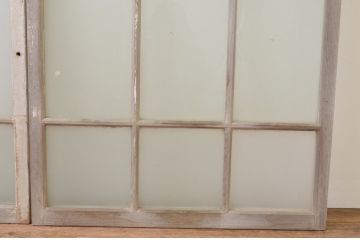 アンティーク建具　ペイント仕上げ限定　大正ロマンな雰囲気香るデザインが魅力的!!ペンキの剥げたガラス窓2枚セット(引き戸、ガラス戸)(R-066002)