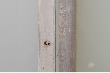 アンティーク建具　ペイント仕上げ限定　大正ロマンな雰囲気香るデザインが魅力的!!ペンキの剥げたガラス窓2枚セット(引き戸、ガラス戸)(R-066002)