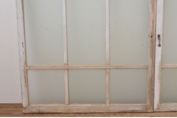 アンティーク建具　ペイント仕上げ限定　大正ロマンな雰囲気香るデザインが魅力的!!ペンキの剥げたガラス窓2枚セット(引き戸、ガラス戸)(R-066002)