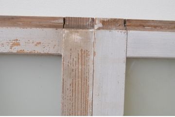 アンティーク建具　ペイント仕上げ限定　大正ロマンな雰囲気香るデザインが魅力的!!ペンキの剥げたガラス窓2枚セット(引き戸、ガラス戸)(R-066002)