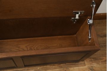 中古　特注　上蓋開きの収納付き!!シックな佇まいが魅力のローボード(ベンチチェスト、コファ、ブランケットボックス)(R-066016)