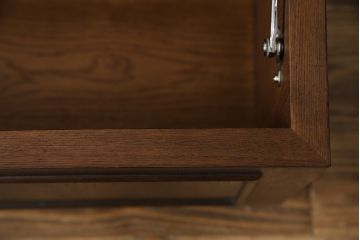 中古　特注　上蓋開きの収納付き!!シックな佇まいが魅力のローボード(ベンチチェスト、コファ、ブランケットボックス)(R-066016)