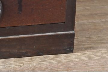 和製アンティーク　前面欅(ケヤキ)材　昭和レトロな雰囲気漂う重ね食器棚(収納棚、戸棚、キャビネット、茶箪笥)(R-066021)