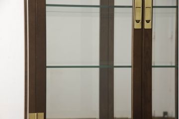 中古　美品　カリモク家具(karimoku)　domani(ドマーニ)　Morganton(モーガントン)　ディスプレイ什器におすすめ!!品のある佇まいが魅力のガラスキャビネット(ガラスケース、キュリオケース、ショーケース、飾り棚、陳列棚、店舗什器)(R-066031)