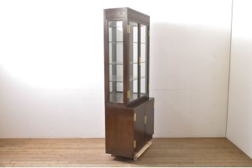 中古　カリモク家具(karimoku)　domani(ドマーニ)　Morganton(モーガントン)　ディスプレイ什器におすすめ!!品のある佇まいが魅力のガラスキャビネット(ガラスケース、キュリオケース、ショーケース、飾り棚、陳列棚、店舗什器)(R-066032)
