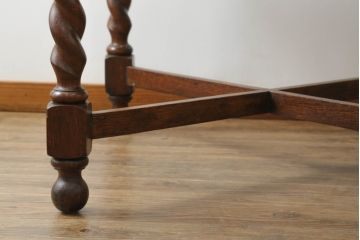 イギリスアンティーク　高級品!!　オーク材　無垢材　上質なつくり込みが魅力のツイストレッグドローリーフテーブル(ダイニングテーブル、エクステンションテーブル、4人掛け、6人掛け、食卓、英国)(R-066039)