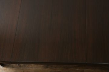 北欧ビンテージ　Kai Kristiansen(カイ・クリスチャンセン)　ローズウッド材の上品な色合いが魅力のエクステンションテーブル(拡張式テーブル、食卓、ダイニングテーブル、4人掛け、6人掛け、8人掛け、丸テーブル、ラウンドテーブル、オーバル型、ヴィンテージ)(R-066041)