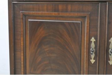 中古　DREXEL HERITAGE(ドレクセルヘリテイジ)　マホガニー材　拡張式天板付き!!高級感溢れる佇まいのサーバー(洋酒棚、カウンターテーブル、収納棚、戸棚、サイドボード、サイドキャビネット)(R-066044)