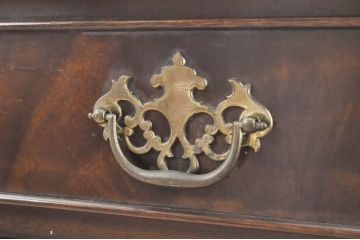 中古　DREXEL HERITAGE(ドレクセルヘリテイジ)　マホガニー材　拡張式天板付き!!高級感溢れる佇まいのサーバー(洋酒棚、カウンターテーブル、収納棚、戸棚、サイドボード、サイドキャビネット)(R-066044)