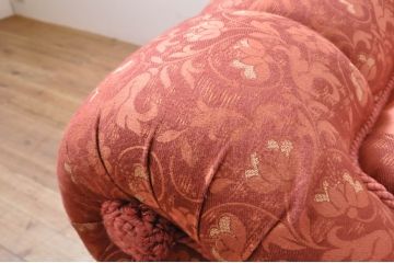 中古　高級輸入家具　ボリューム感のある重厚な佇まいが魅力の1人掛けソファ(一人掛け、アームソファ、椅子、イス)(定価約35万円)(R-066046)
