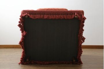 中古　高級輸入家具　ボリューム感のある重厚な佇まいが魅力の1人掛けソファ(一人掛け、アームソファ、椅子、イス)(定価約35万円)(R-066047)