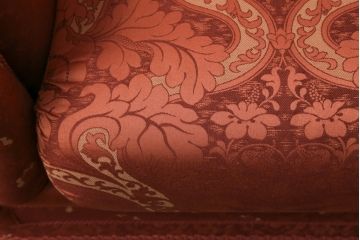 中古　高級輸入家具　ボリューム感のあるフォルムが可愛らしい!!華やかなファブリックが目を引く3人掛けソファ(三人掛け、アームソファ、トリプルソファ)(定価約70万円)(R-066048)
