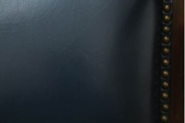 中古　maruni(マルニ木工)　KENT-COURT(ケントコート)　本革(レザー)　洗練された佇まいが美しいアームチェア2脚セット(ラウンジチェア、一人掛けソファ、1人掛けソファ、椅子、イス)(R-066050)