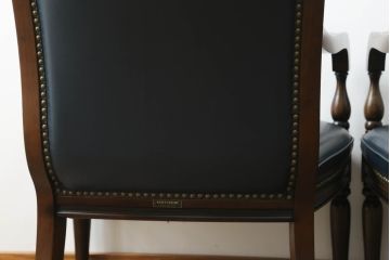 中古　maruni(マルニ木工)　KENT-COURT(ケントコート)　本革(レザー)　洗練された佇まいが美しいアームチェア2脚セット(ラウンジチェア、一人掛けソファ、1人掛けソファ、椅子、イス)(R-066050)