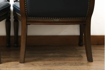中古　maruni(マルニ木工)　KENT-COURT(ケントコート)　本革(レザー)　洗練された佇まいが美しいアームチェア2脚セット(ラウンジチェア、一人掛けソファ、1人掛けソファ、椅子、イス)(R-066050)