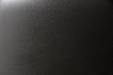 中古　IDC大塚家具取り扱い　イタリア製　本革(レザー)　高級感漂う佇まいが魅力のラウンジチェア2脚セット(1人掛けソファ、一人掛けソファ、アームチェア、椅子、イス)(定価2脚で約60万円)(R-066051)