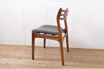 北欧ビンテージ　デンマーク家具　ヴェスタヴィグ・エリクセン(Vestervig Eriksen)　ローズウッド材　無垢材　洗練された佇まいが魅力のダイニングチェア4脚セット(アームレスチェア、椅子、イス、ヴィンテージ)(R-066052)