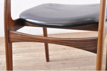 北欧ビンテージ　デンマーク家具　ヴェスタヴィグ・エリクセン(Vestervig Eriksen)　ローズウッド材　無垢材　洗練された佇まいが魅力のダイニングチェア2脚セット(アームレスチェア、椅子、イス、ヴィンテージ)(R-066053)