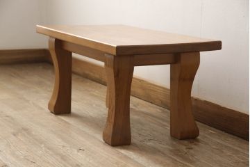 中古　天板一枚板　無垢材　屋久杉材の美しい杢目が目を引くローテーブル(サイドテーブル、文机、座机)(R-066055)