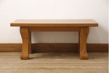 中古　天板一枚板　無垢材　屋久杉材の美しい杢目が目を引くローテーブル(サイドテーブル、文机、座机)(R-066055)
