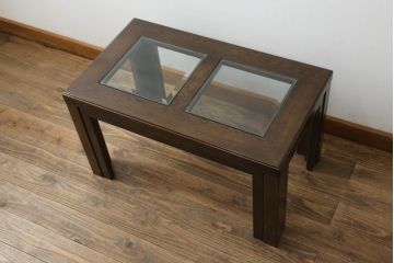 中古　カリモク家具(karimoku)　domani(ドマーニ)　洗練されたモダンデザインが魅力!!ガラストップのローテーブル(センターテーブル、カフェテーブル、コーヒーテーブル)(R-066057)