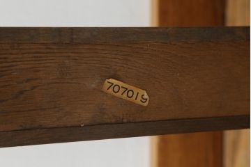 中古　カリモク家具(karimoku)　domani(ドマーニ)　洗練されたモダンデザインが魅力!!ガラストップのローテーブル(センターテーブル、カフェテーブル、コーヒーテーブル)(R-066057)