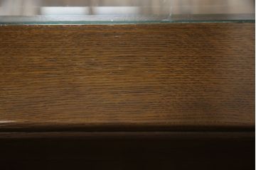 中古　カリモク家具(karimoku)　domani(ドマーニ)　洗練されたモダンデザインが魅力!!ガラストップのローテーブル(センターテーブル、カフェテーブル、コーヒーテーブル)(R-066058)
