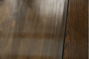 中古　カリモク家具(karimoku)　domani(ドマーニ)　洗練されたモダンデザインが魅力!!ガラストップのローテーブル(センターテーブル、カフェテーブル、コーヒーテーブル)(R-066058)