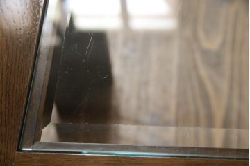 中古　カリモク家具(karimoku)　domani(ドマーニ)　洗練されたモダンデザインが魅力!!ガラストップのローテーブル(センターテーブル、カフェテーブル、コーヒーテーブル)(R-066058)