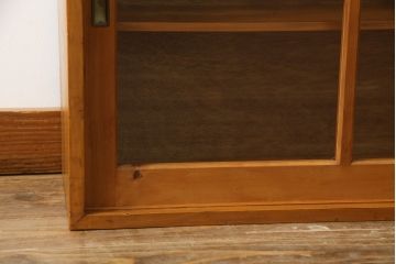 和製ビンテージ　昭和レトロ　ロータイプ　シンプルなつくりの薄型収納棚(サイドボード、サイドキャビネット、本箱、ブックケース、戸棚、飾り棚、ヴィンテージ)(R-066066)