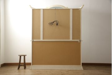 中古　美品!!　イタリア家具　Saltarelli Mobili(サルタレッリモビリ)社　Florence(フローレンス)　大人のエレガントな空間づくりにおすすめなキャビネット(飾り棚、食器棚、カップボード、収納棚、戸棚、ガラスケース、ショーケース、コレクションケース)(定価約41万円)(R-066070)